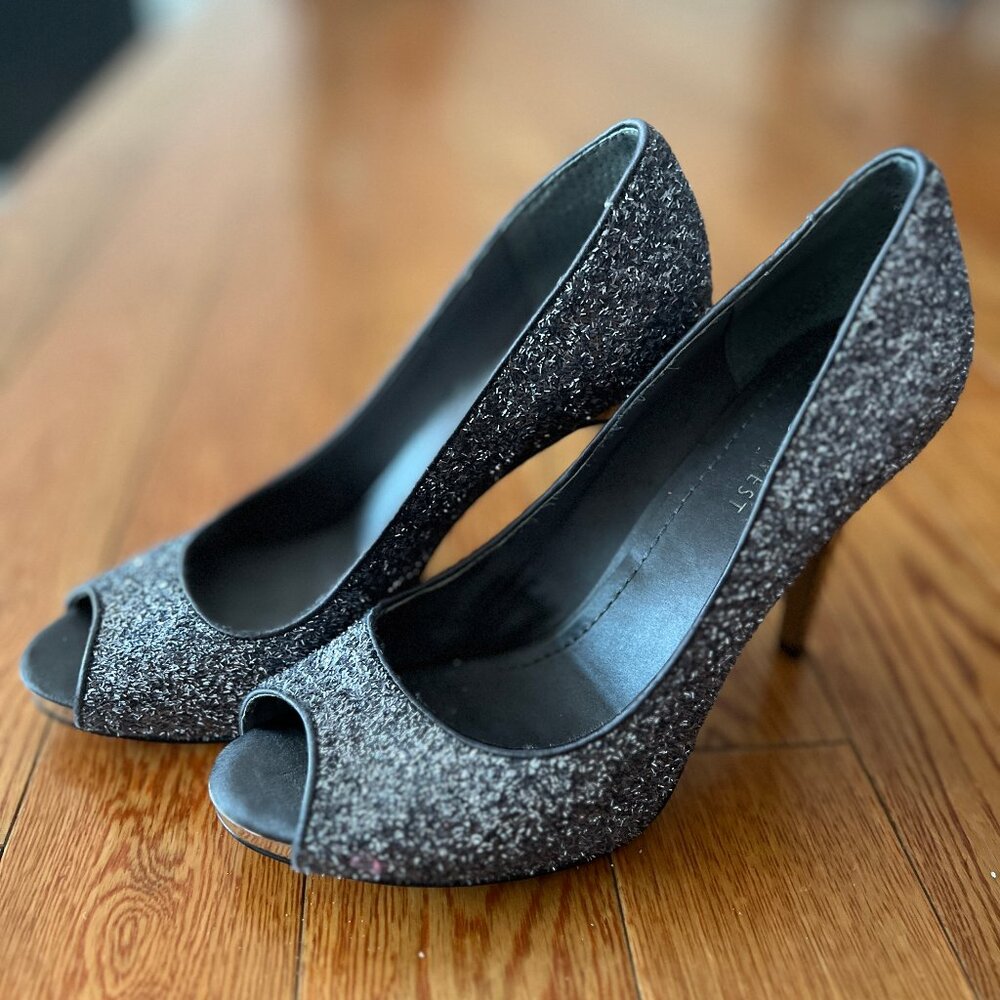 NINE WEST Silver Pumps